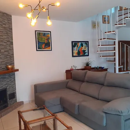 Abril Villa Cómpeta