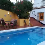 Abril Villa