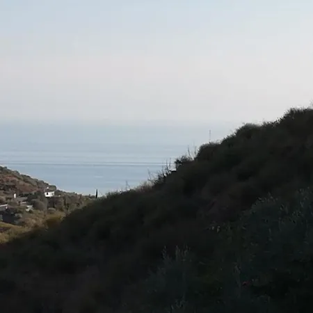 Abril Villa