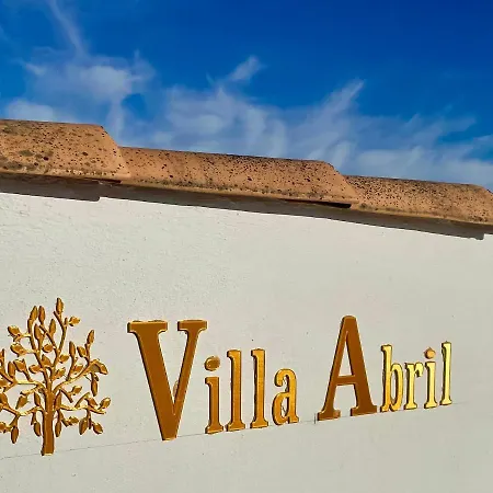 Abril Villa Competa